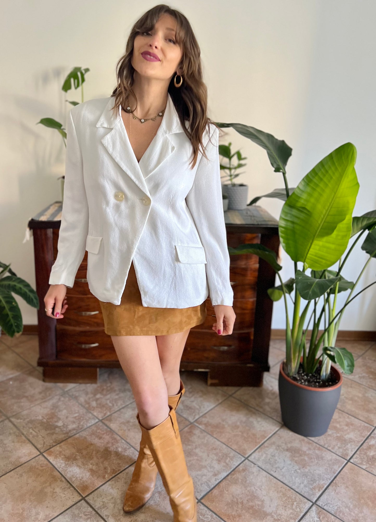 1970's vintage white waffle textured fitted blazer with oversize mother of pearl buttons