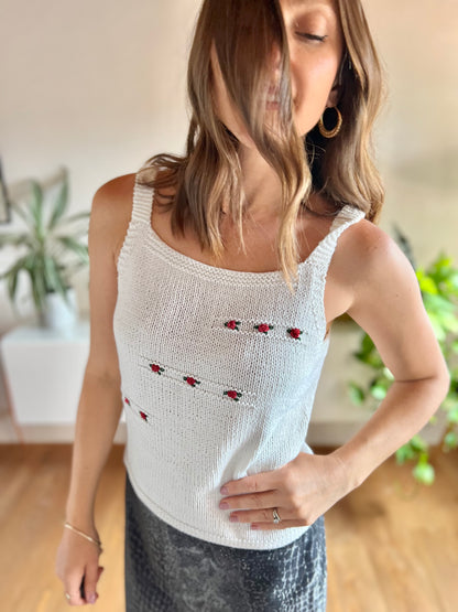 1970's vintage white knit with top with red rose details