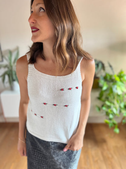 1970's vintage white knit with top with red rose details