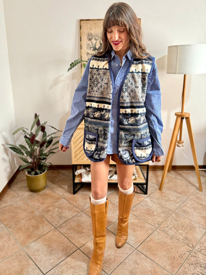 1970's vintage multi tonal blue and cream floral fleece vest