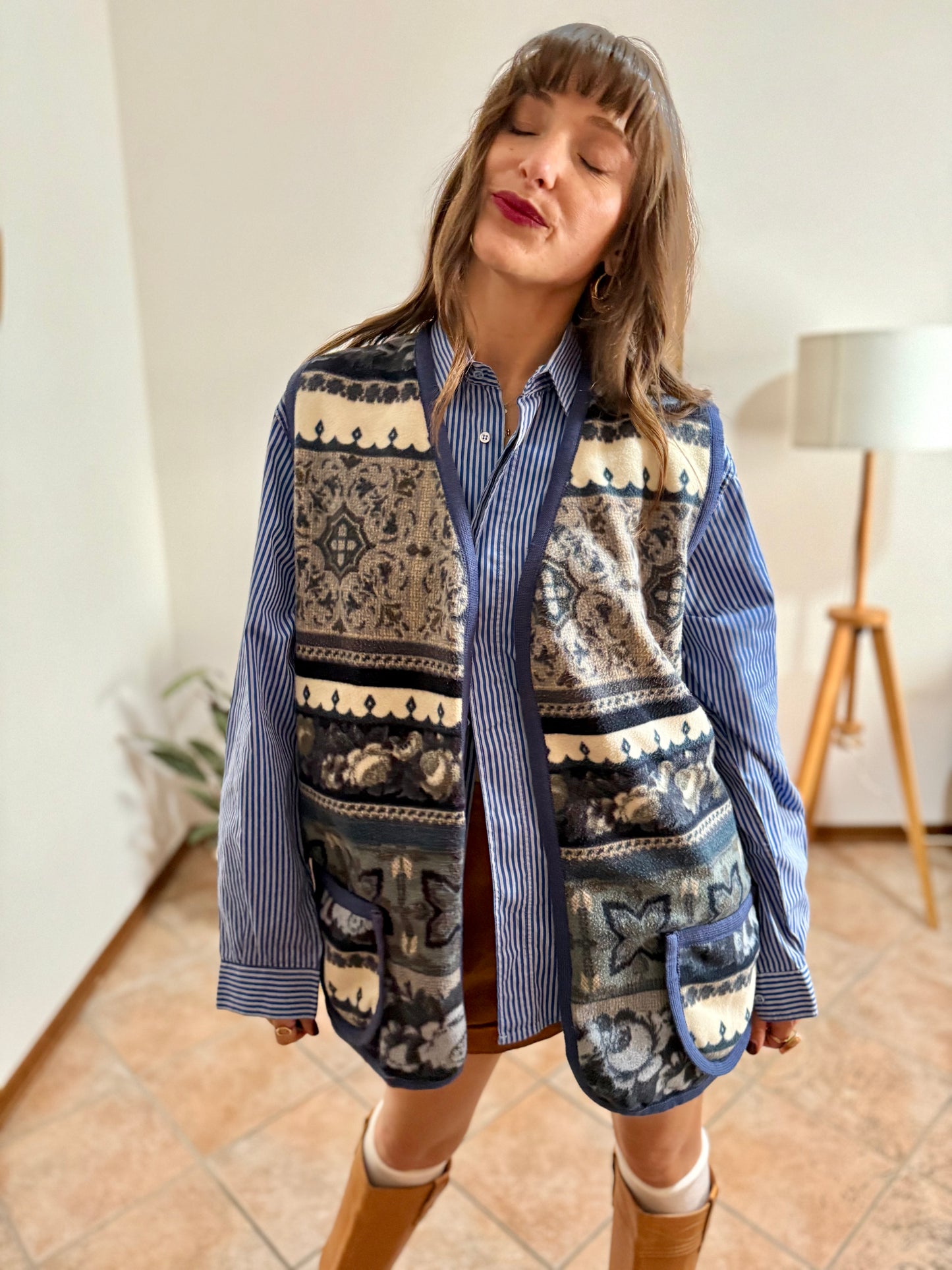 1970's vintage multi tonal blue and cream floral fleece vest