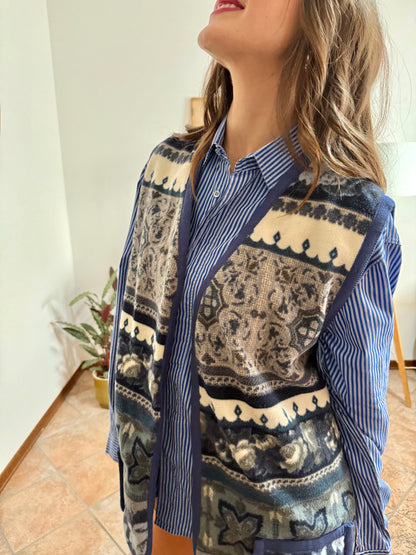 1970's vintage multi tonal blue and cream floral fleece vest