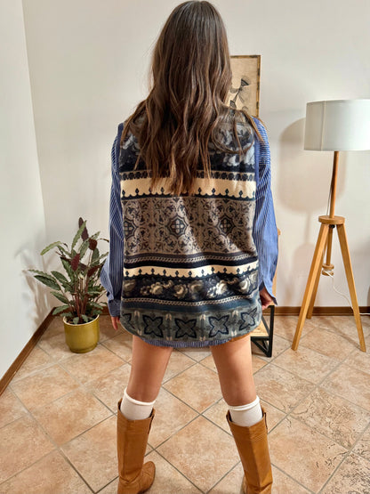 1970's vintage multi tonal blue and cream floral fleece vest