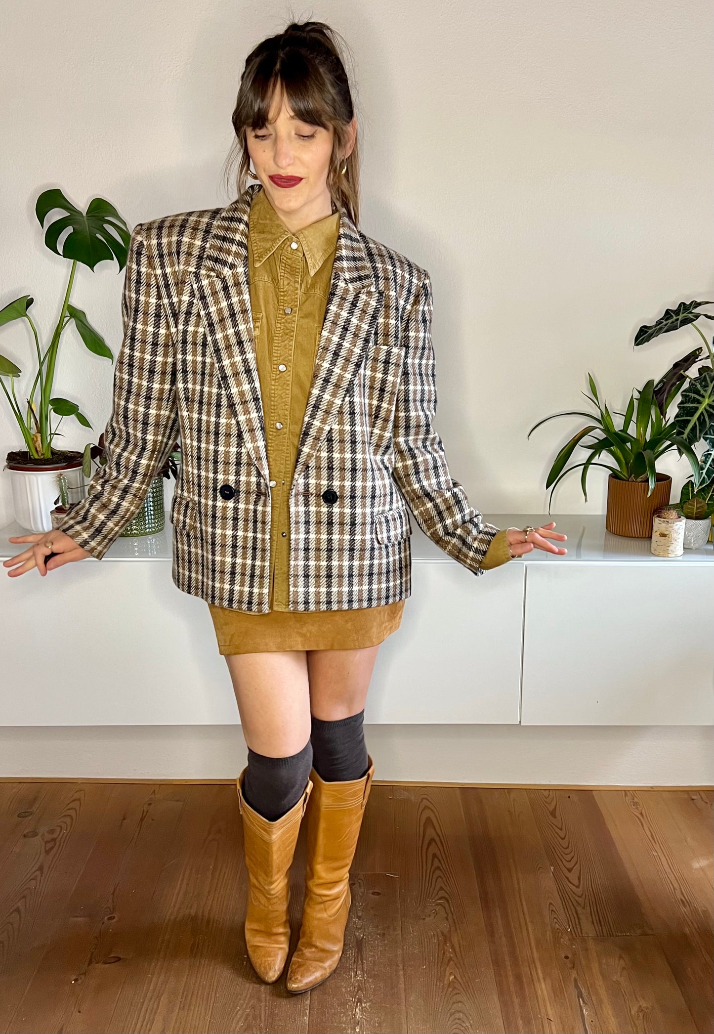 1970's vintage tan and black houndstooth wool blazer