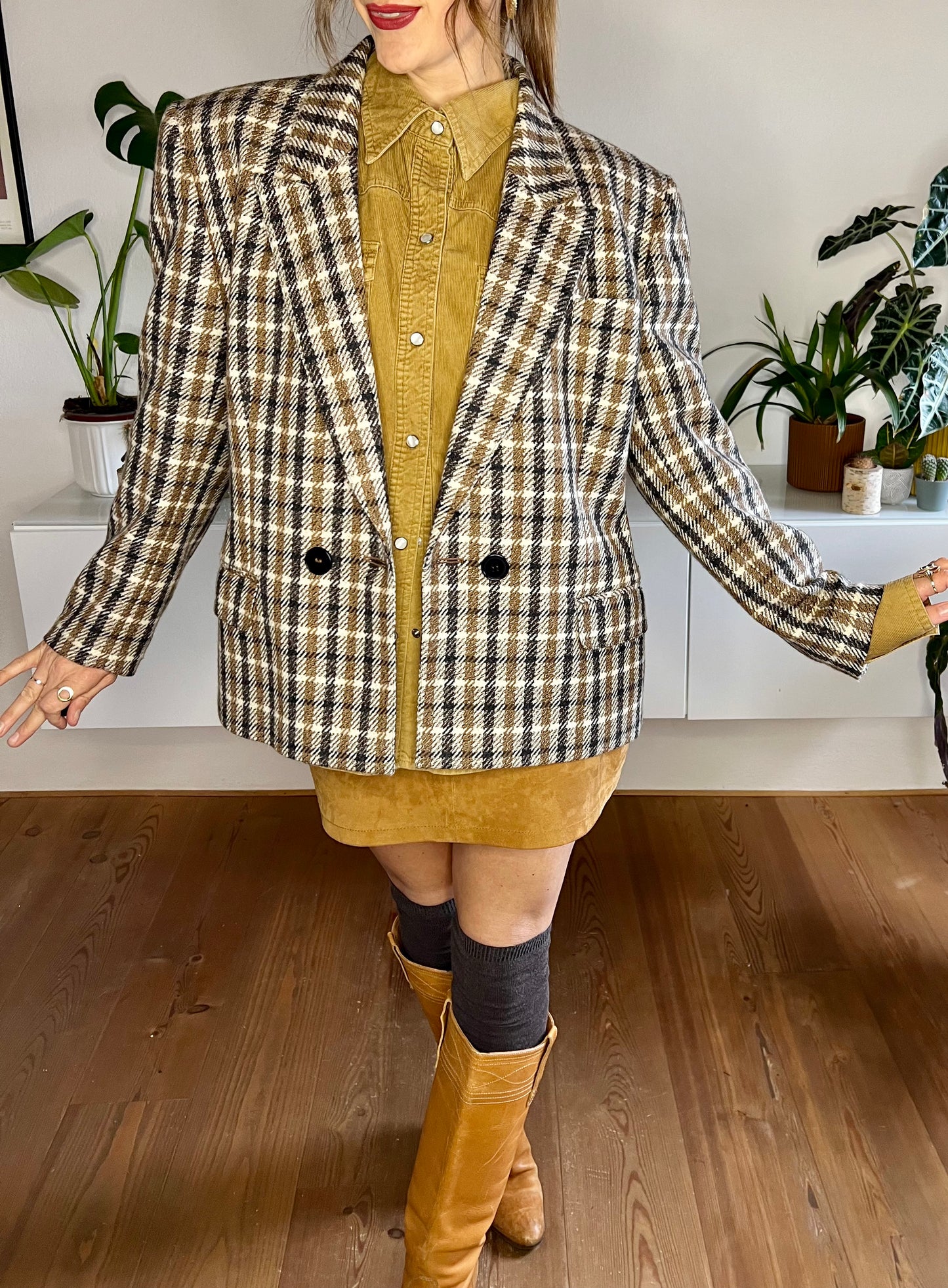 1970's vintage tan and black houndstooth wool blazer