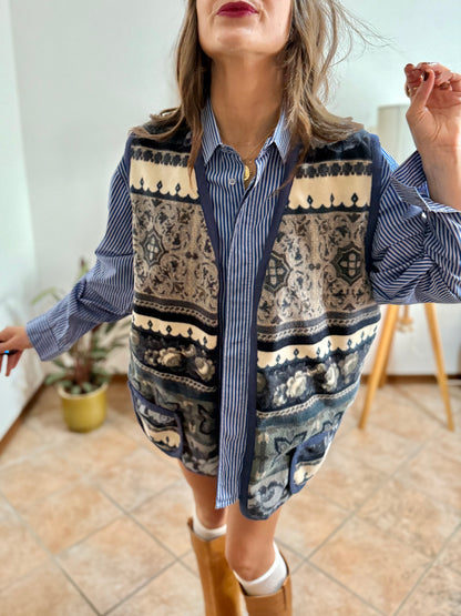 1970's vintage multi tonal blue and cream floral fleece vest